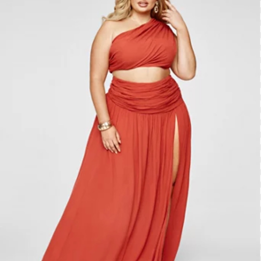 🚨 Fashion to Figure One-Shoulder Skirt Set in Rust ( In Search of this Set )